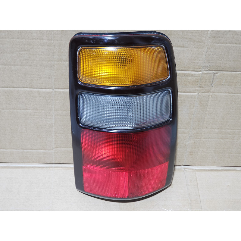 15113218 Chevrolet Tahoe Right Tail Lamp 2004-2006 16525376