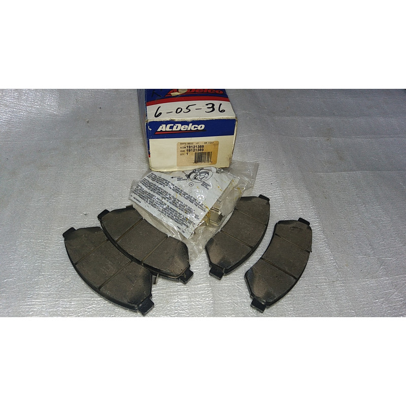 19121389 Buick LaCrosse Ceramic Front Brake Pads 2005-2009