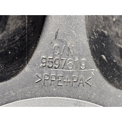 9597819 Chevrolet Silverado 2500 HD Wheel Rim Center Cover Cap (8 Lug)