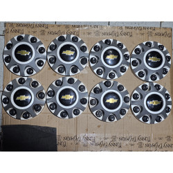 9597819 Chevrolet Silverado 2500 HD Wheel Rim Center Cover Cap (8 Lug)