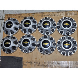 9597819 Chevrolet Silverado 2500 HD Wheel Rim Center Cover Cap (8 Lug)