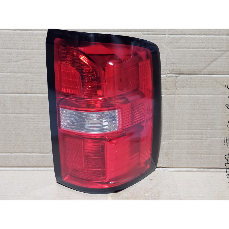 23295941 GMC Sierra 1500 Right Brake Tail Lamp 2016-2019 84288725