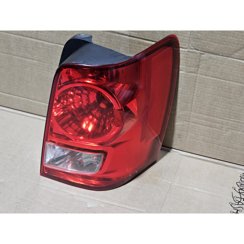 8T24-13B504-A Mazda Tribute Right Tail Lamp 2008-2011
