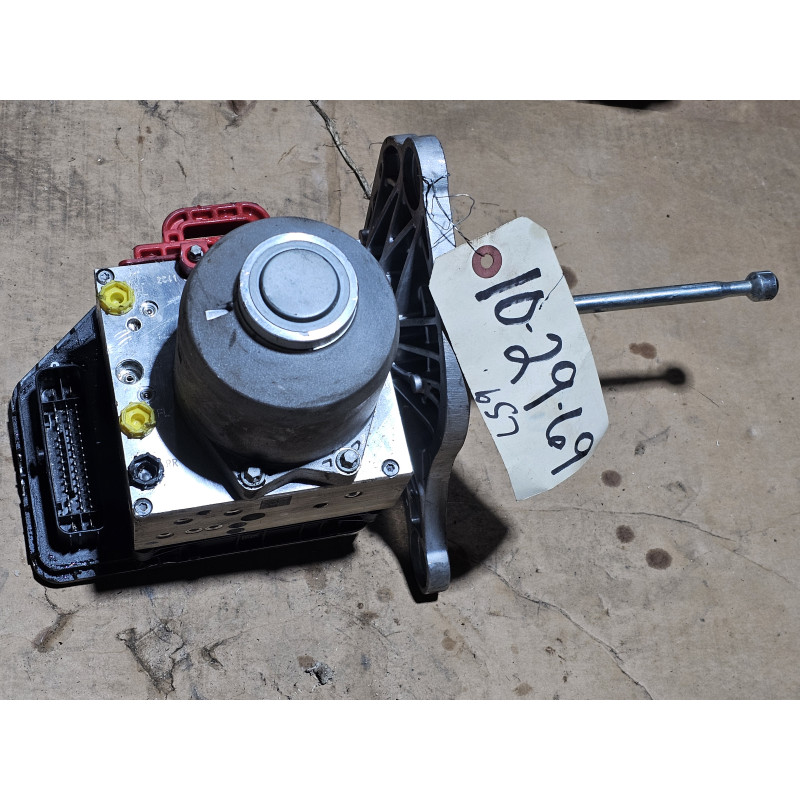 84747447 Chevrolet Traverse Brake Master Cylinder Booster ABS Pump