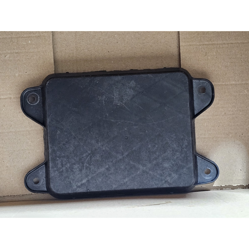 81189-07050 Toyota Sienna Xenon Headlight Cover Cap 2004-2010