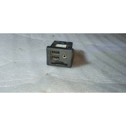 13581213 Cadillac ATS Center Console Auxiliary AUX SD Card USB Port