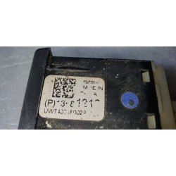 13581213 Cadillac ATS Center Console Auxiliary AUX SD Card USB Port