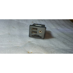 13581213 Cadillac ATS Center Console Auxiliary AUX SD Card USB Port
