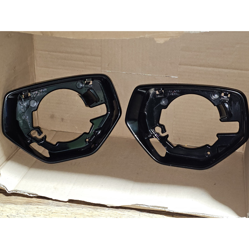 84743816 Chevrolet Corvette Left Mirror Housing Frame Bezel 2020-2025