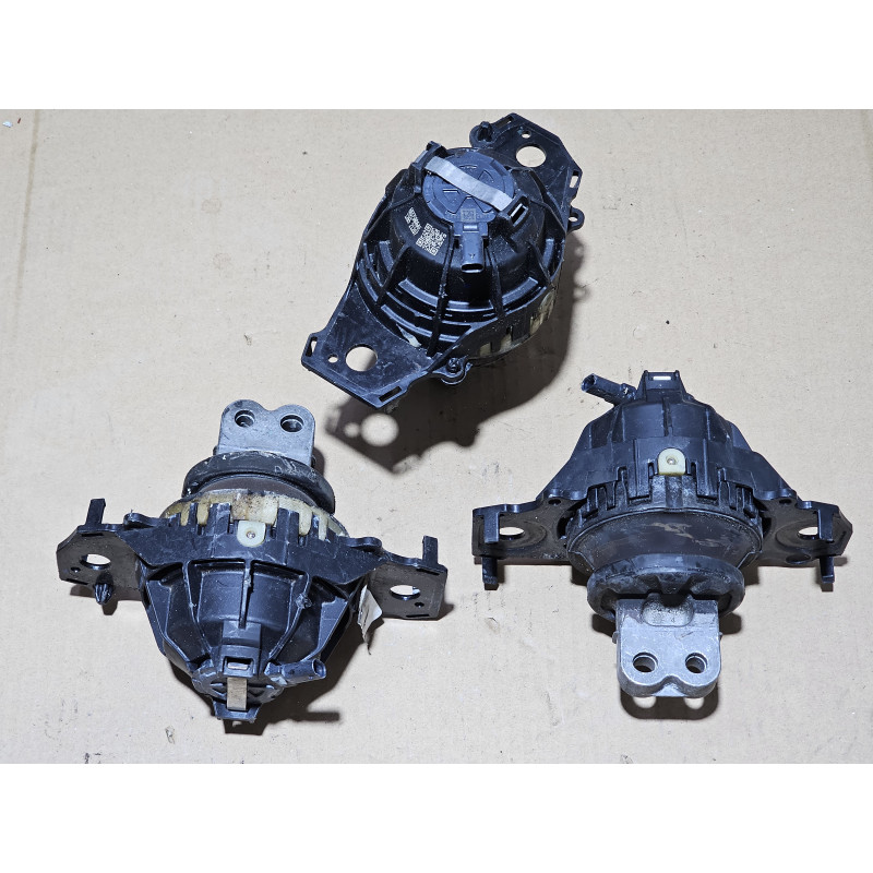 68375806AF Jeep Grand Cherokee Right Active Mount Bracket Insulator