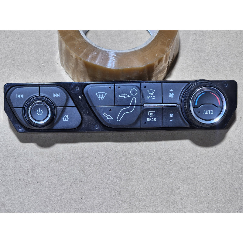 42639772 Chevrolet Bolt EV A/C Heater Climate Media Control Panel 2018-2021