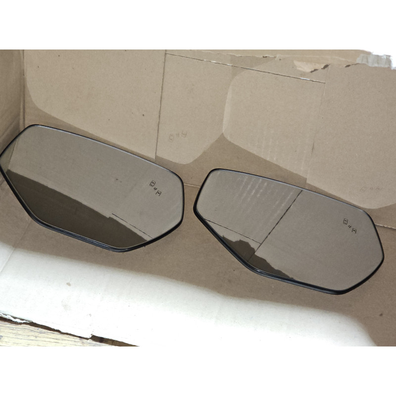 22963026 Chevrolet Corvette Right Blind Spot Heated Mirror Glass 2020-2025