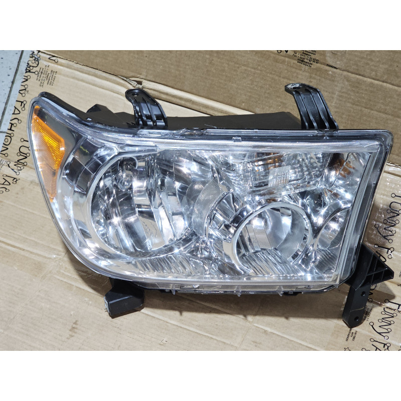 81130-0C051 Toyota Tundra Right Headlight Leveling Adjuster 2007-2013
