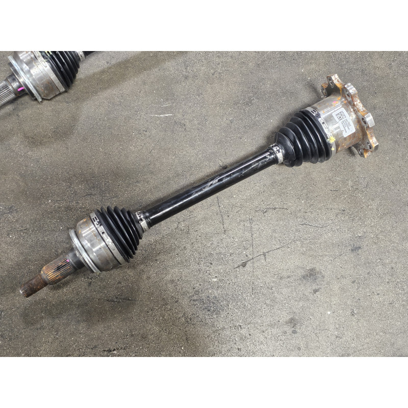 85697037 Cadillac Escalade Left Rear Axle Shaft 2021-2025 85697035