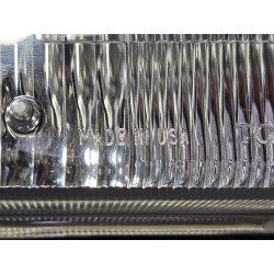 81110-04090 Toyota Tacoma Right Headlight 1997-2000