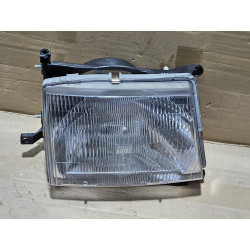81110-04090 Toyota Tacoma Right Headlight 1997-2000