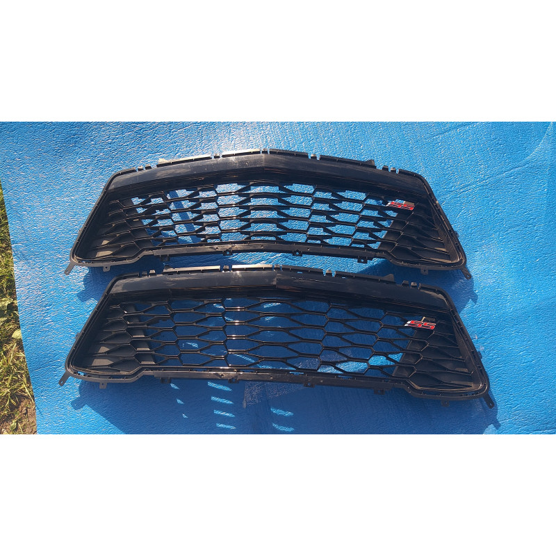 23505816 Chevrolet Camaro Grill 2016-2018