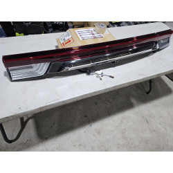 NL7B-13B433-AN Lincoln Navigator Tailgate Center LED Tail Lamp 2022-2024