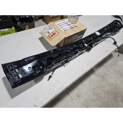 NL7B-13B433-AN Lincoln Navigator Tailgate Center LED Tail Lamp 2022-2024