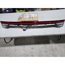LC5B-13B433-A Lincoln Aviator Tailgate Center LED Tail Lamp 2020-2024