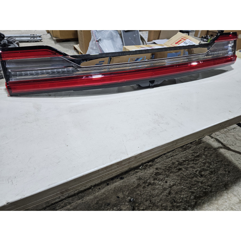 JL7B-13B433-AR Lincoln Navigator LED Third Brake Center Tail Lamp 2018-2021