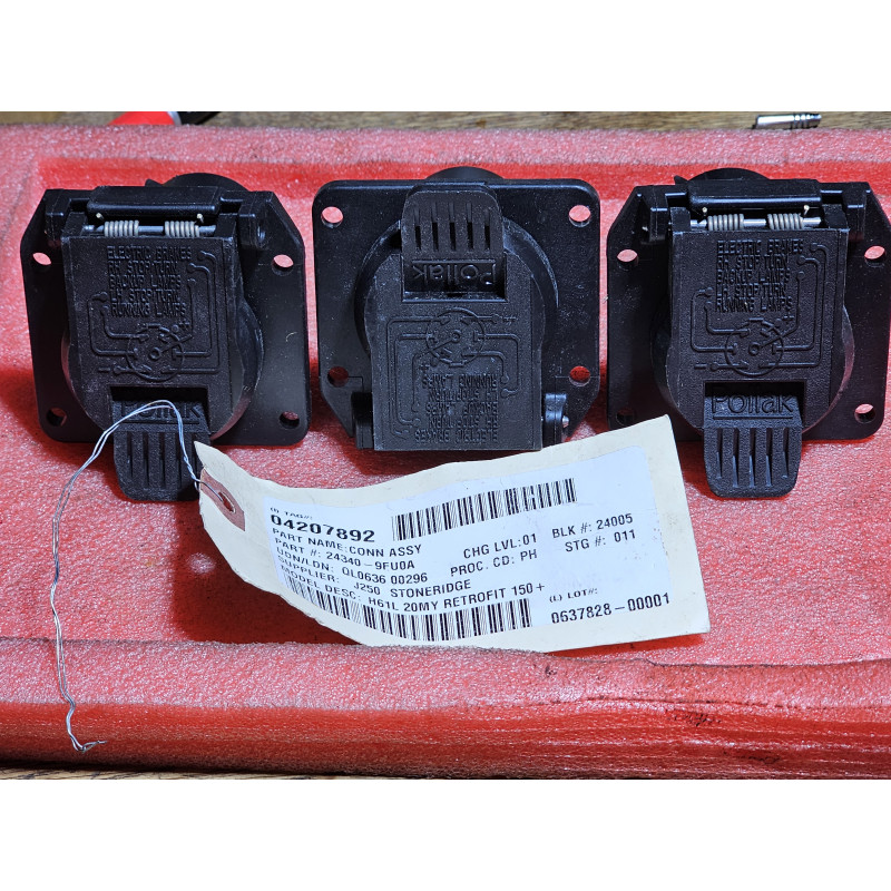 24340-9FU0A Nissan Titan Tow Trailer Connector 2018-2024