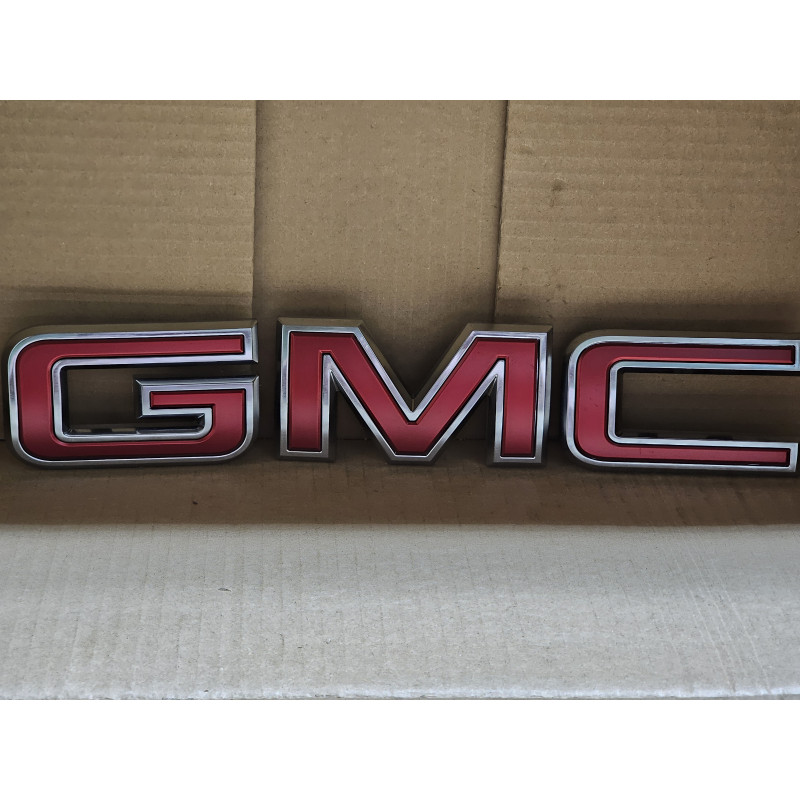 84360934 GMC Acadia Grille Logo Emblem 2020-2025 84327435