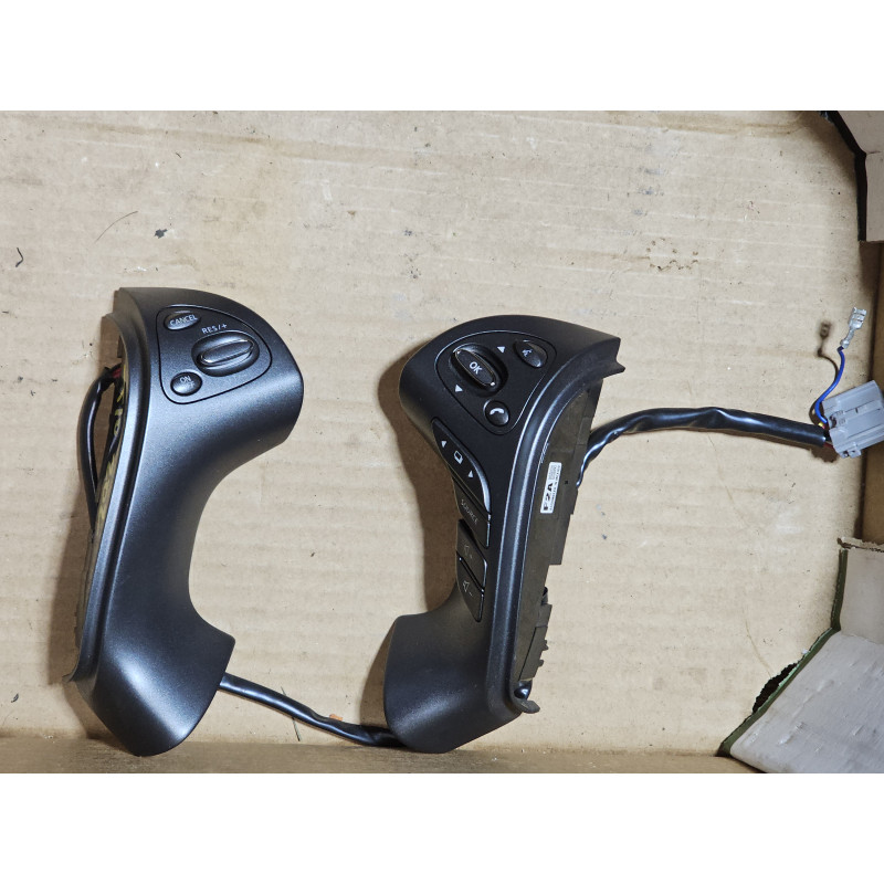 25550-9UF2A Nissan Murano Steering Wheel Audio Cruise Control Switch