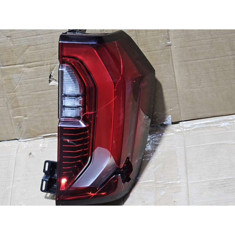 85777736 GMC Yukon Right LED Tail Lamp 2025 85788625