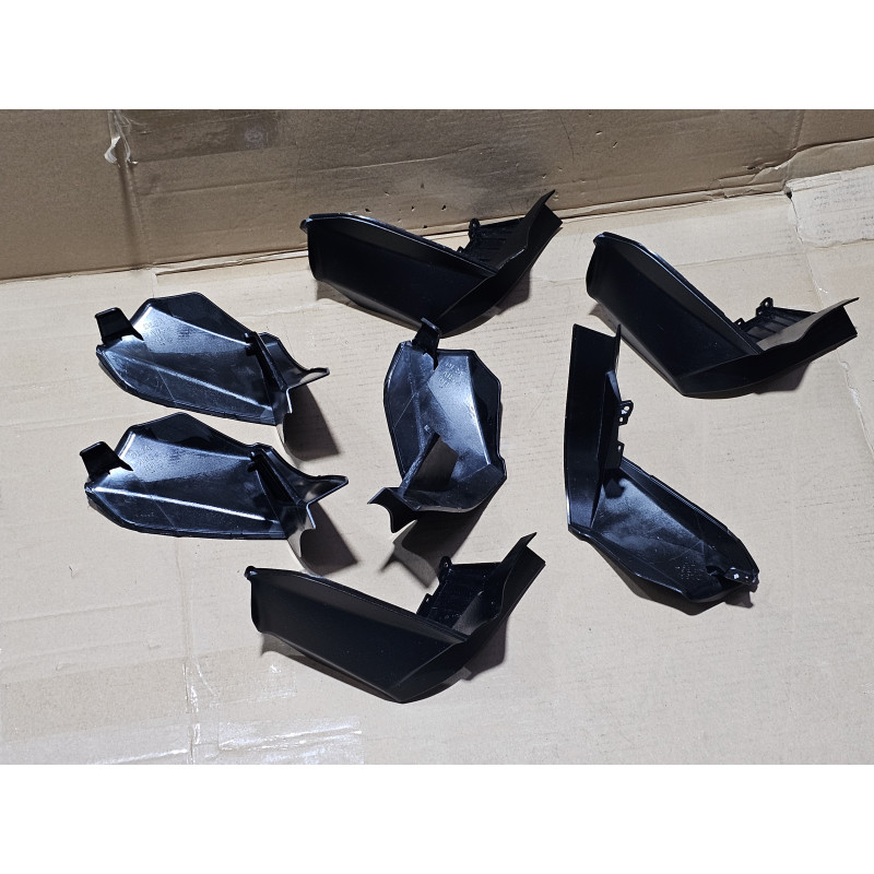 Kia K5 Right LED Tail Lamp Side Bracket Trim 2021-2023