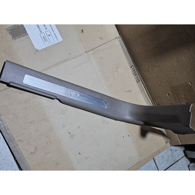 23433408 GMC Yukon Left Front Sill Scuff Plate Trim Cover 2015-2020