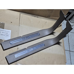 23433586 GMC Yukon Right Front Sill Scuff Plate Trim Cover 2015-2020