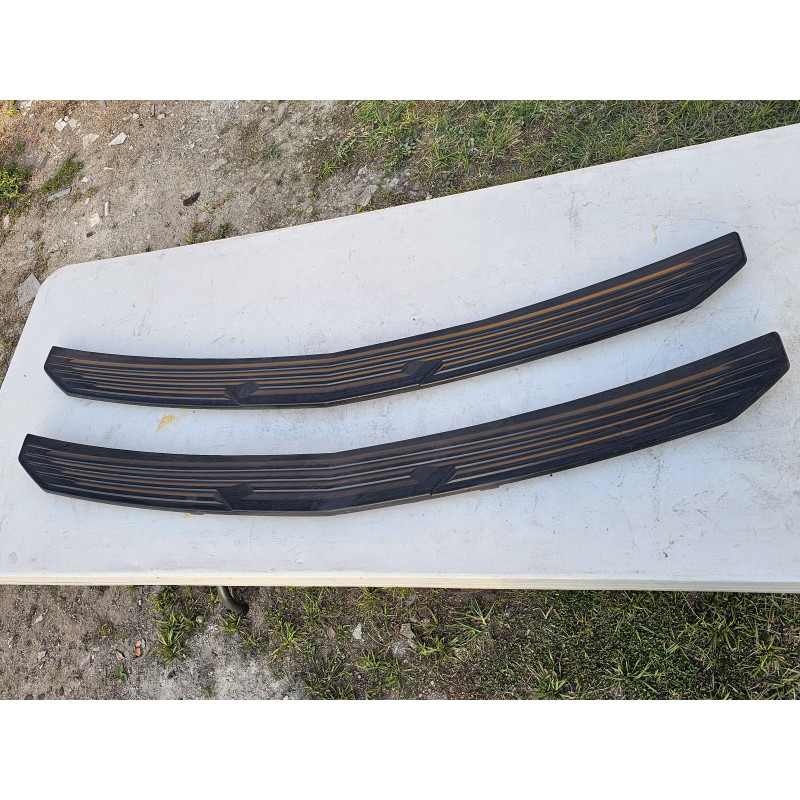 84286524 Cadillac Escalade Rear Bumper Step Pad Molding Trim 2021-2024
