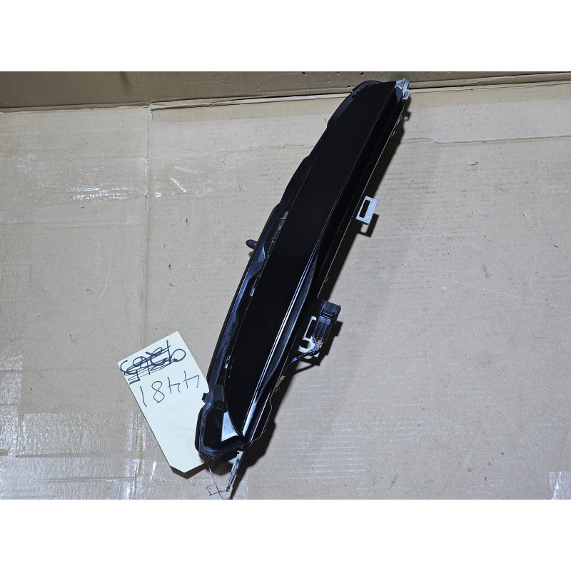 M8E2-13405-AL Land Rover Range Rover Vogue Left Stop LED Tail Lamp