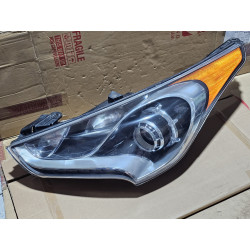 92101-2V030 Hyundai Veloster Left LED/Halogen Headlight 2012-2017