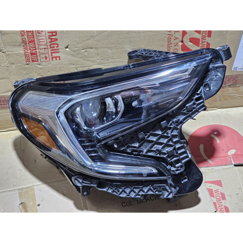 84664074 GMC Terrain Right LED/Xenon Headlight 2018-2021 84815559