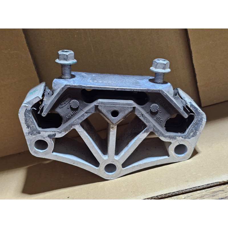 BR33-7E373-A Ford Mustang Automatic Transmission Mount Bracket 2015-2023