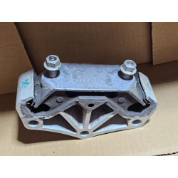 BR33-7E373-A Ford Mustang Automatic Transmission Mount Bracket 2015-2023