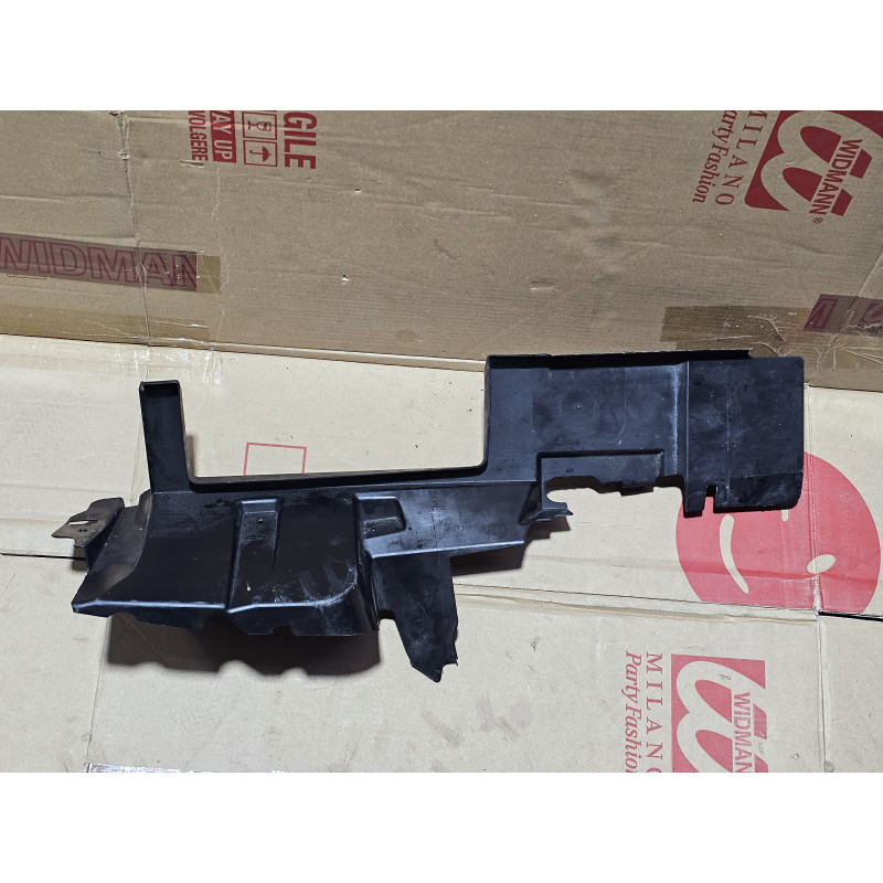 68328721AA Jeep Grand Cherokee Left Air Duct Inlet Baffle 2017-2020