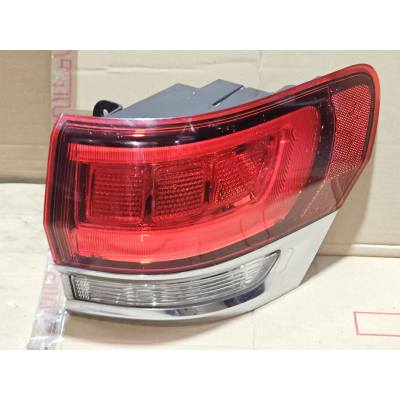 68471328AA Jeep Grand Cherokee Right LED Chrome Tail Lamp 2020-2022