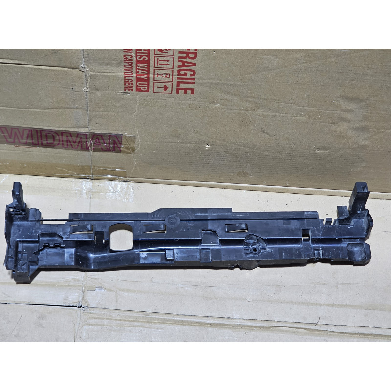 A0995040400 Mercedes-Benz Left Radiator Cooler Supporting Frame Bracket