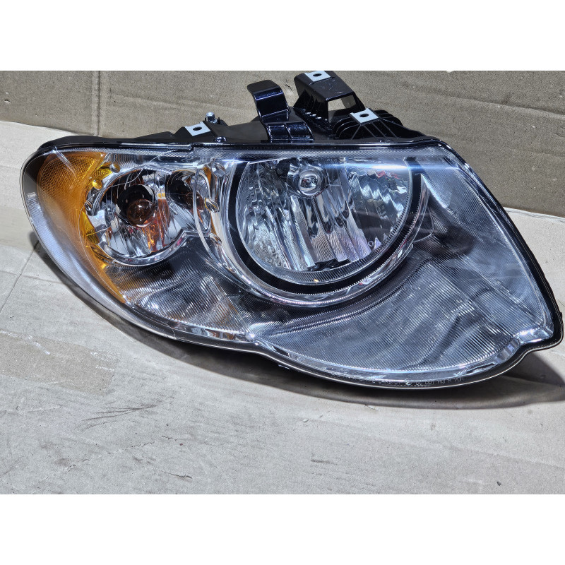 04857990AB Chrysler Town & Country Right Headlight 2005-2007