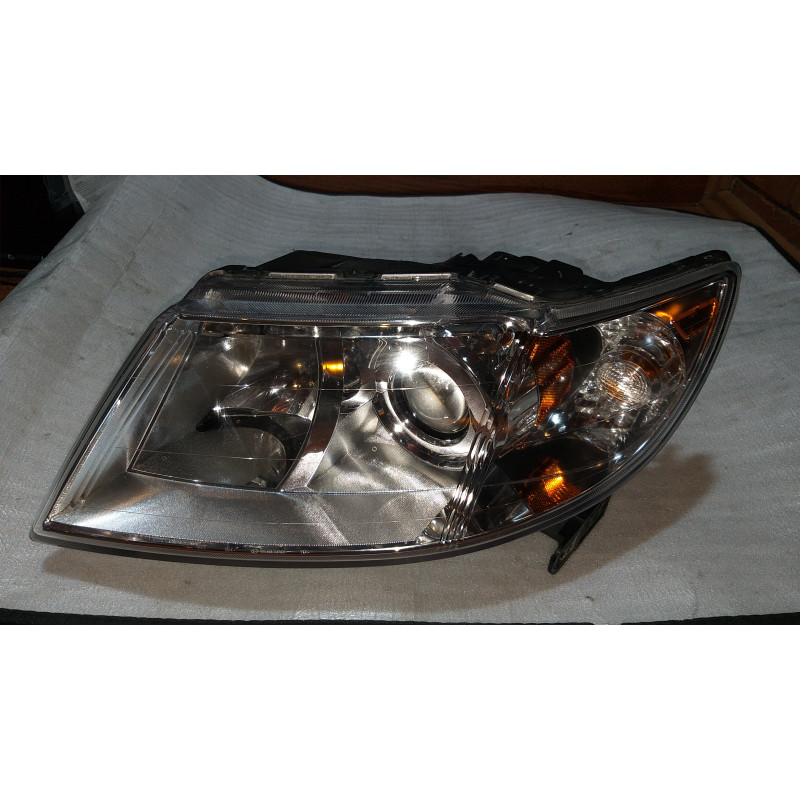 84001XA03B Subaru Tribeca Left Halogen Headlight 2008-2014