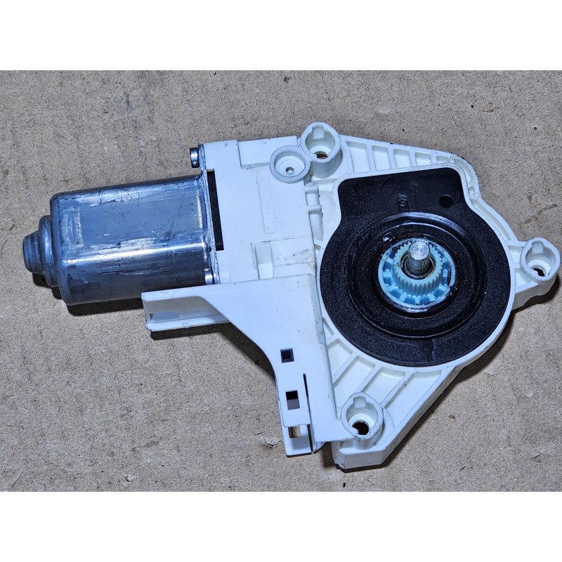 8K0959802B Volkswagen Right Front Window Regulator Motor 2009-2018