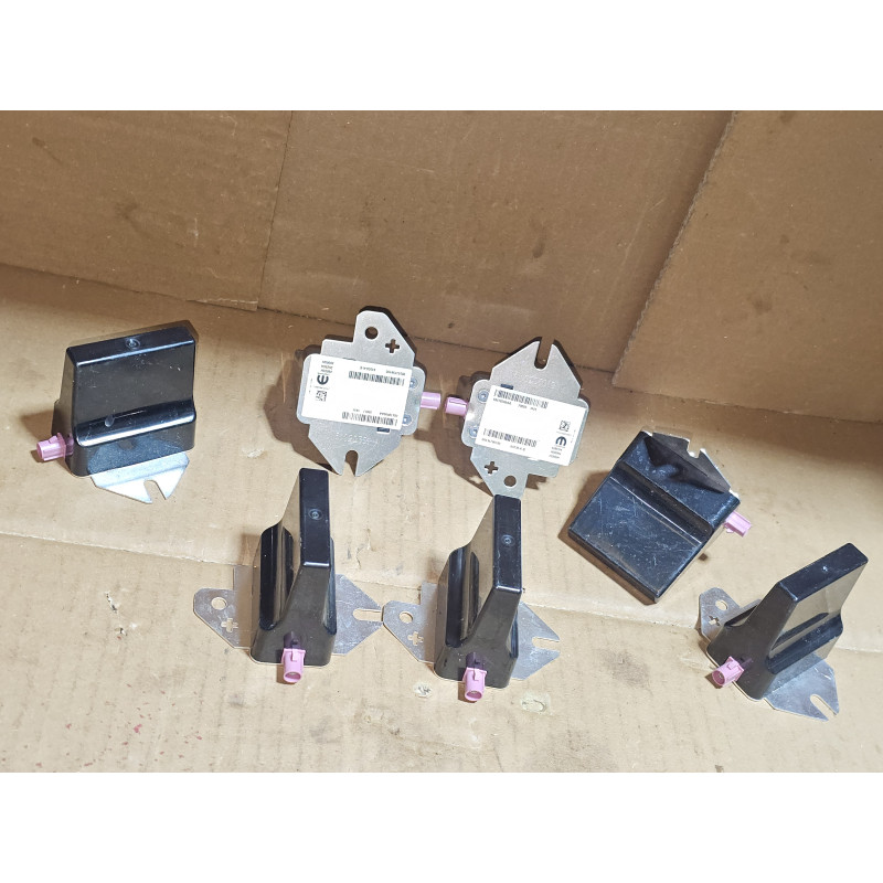 68438609AA Jeep Compass Satellite Radio Antenna Module Amplifier 2017-2025