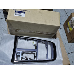 84650-3N910RB4 Hyundai Equus Center Console Gear Shift Bezel Trim Cover