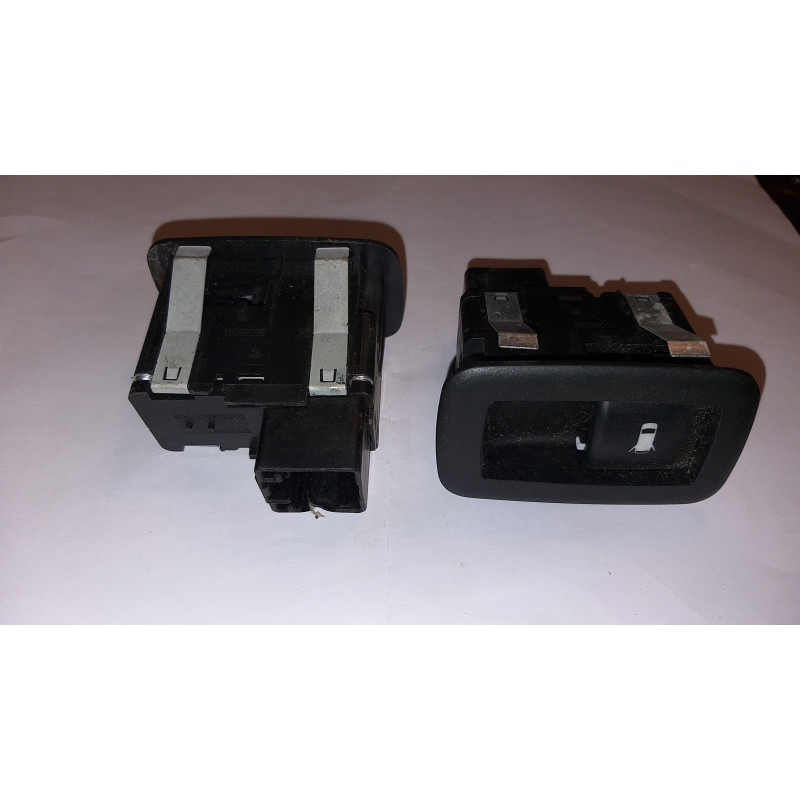 CHRYSLER TOWN COUNTRY REAR QUARTER WINDOW GLASS OPENER SWITCH 2009-2011 68065088AB