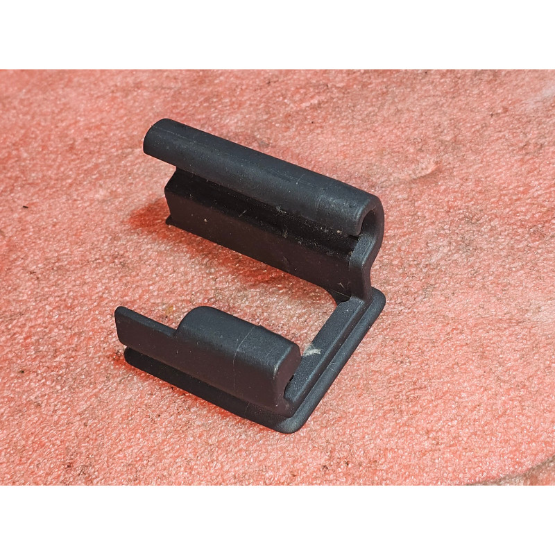 510881347A Volkswagen Tiguan Front Left Seat Rail Cover Trim 2018-2026
