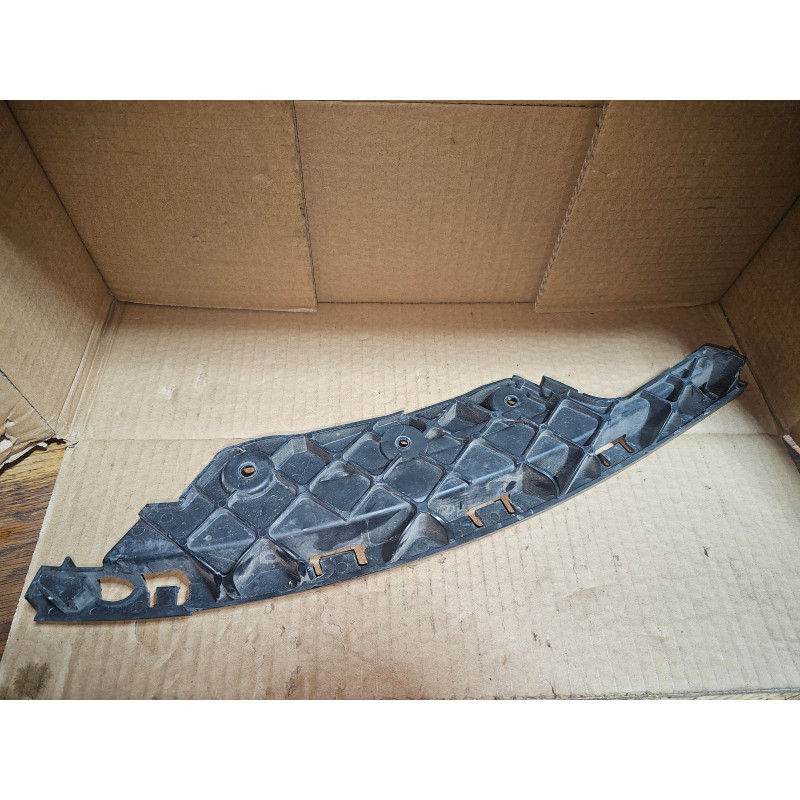 Jeep Cherokee Turn Signal Headlight Lower Bracket, Right 2014-2018
