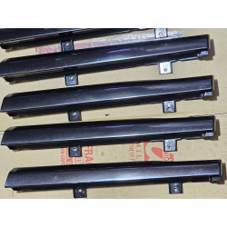 68220-EZ10A Nissan Titan Right Passenger Side Dash Trim Bezel Fastener